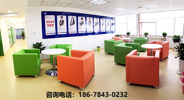 在青岛学成人英语去哪里好_青岛成人英语培训